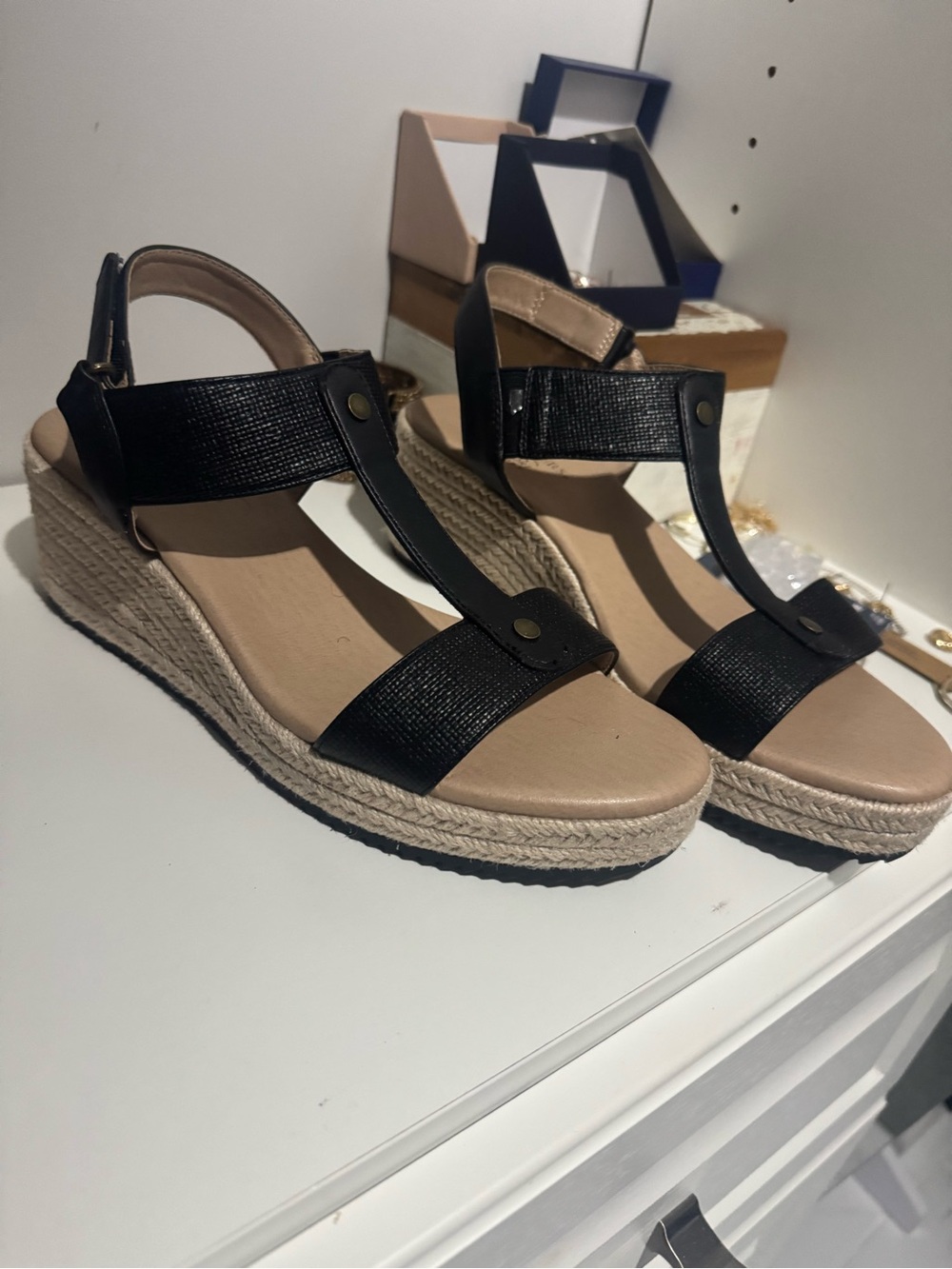 Kim Rogers Black T-Strap Espadrille Wedge Sandals Excellent Condition size 9.5